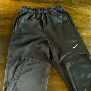 Nike sweatpants. Excellent condition!